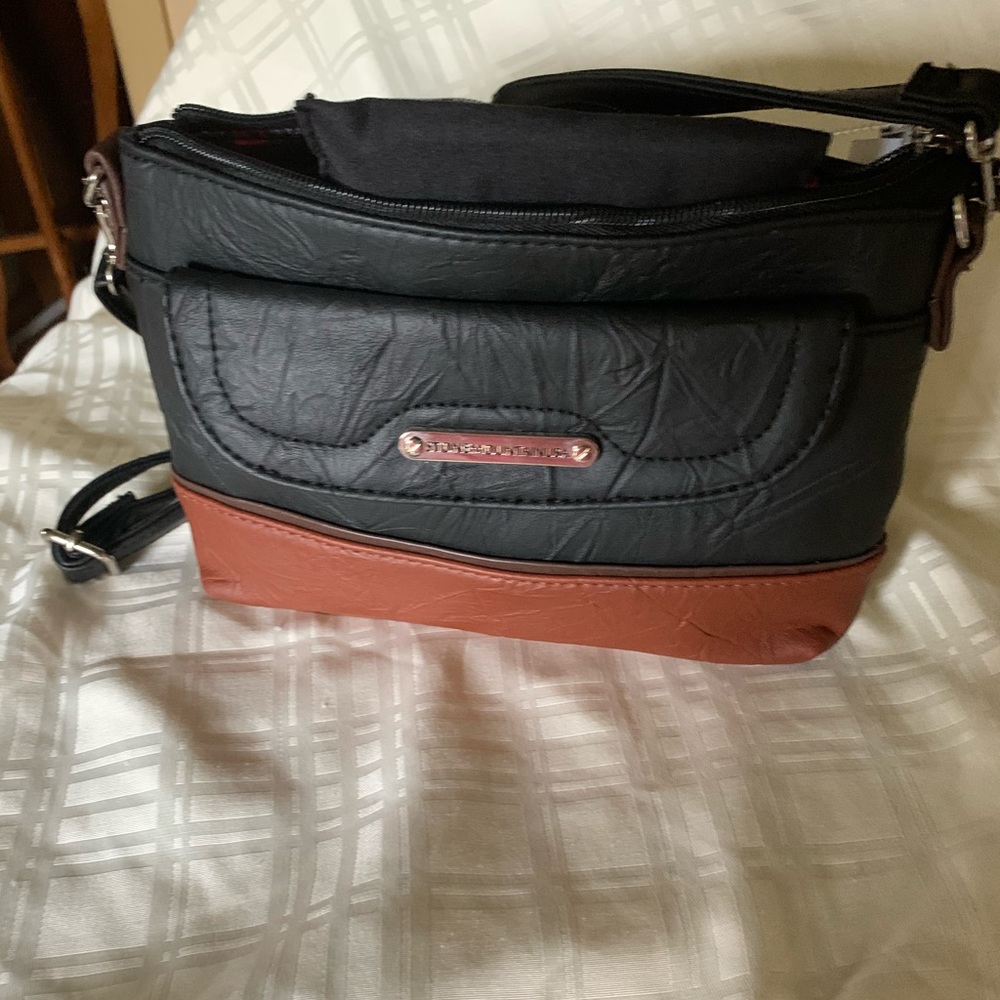 Charging crossbody bag NWT